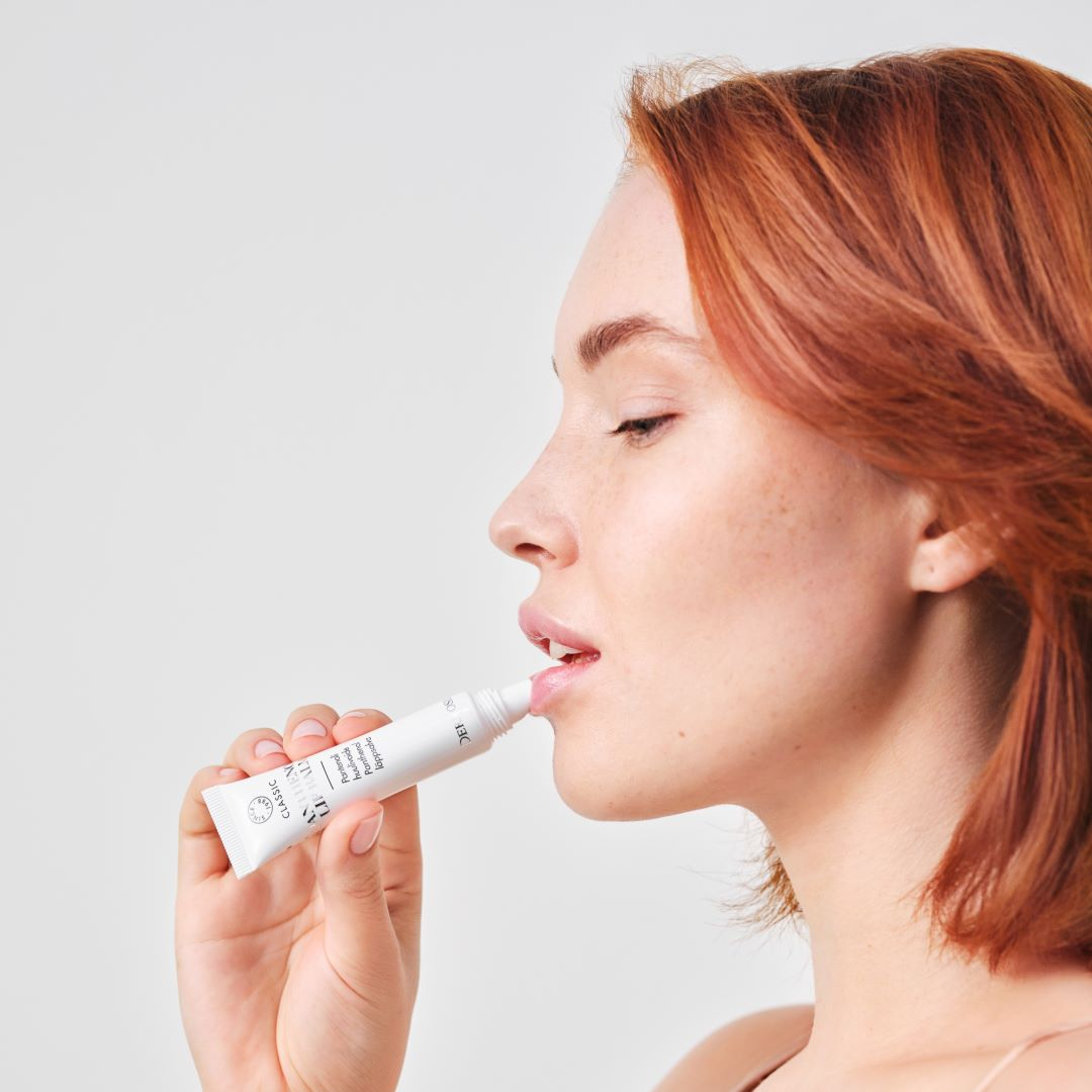 Näin hoidat rohtuneet huulet ja kuivat huulet pehmeiksi